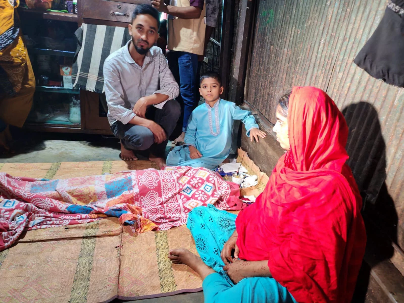 কুমিল্লা নগরীর ছোটরায় মায়ের হাত থেকে ছিটকে ঢাকনা খোলা ড্রেনে পরে প্রাণ গেল শিশুর
